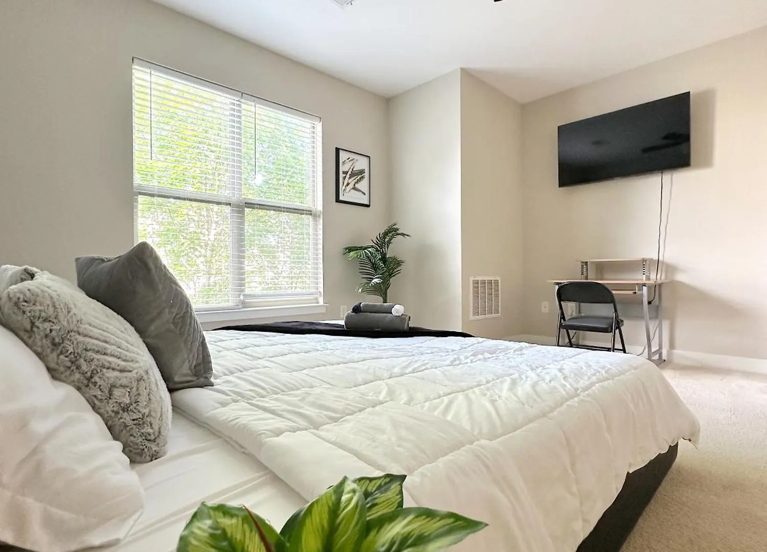 Vakantiehuis Modern Townhouse - 1 Min To Uptown Clt - Walk To Restaurants Villa Charlotte Verenigde Staten
